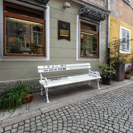 Crusader Street By Loft Apartment